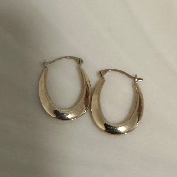 Vintage 10k gold hoop earrings - Picture 4 of 6